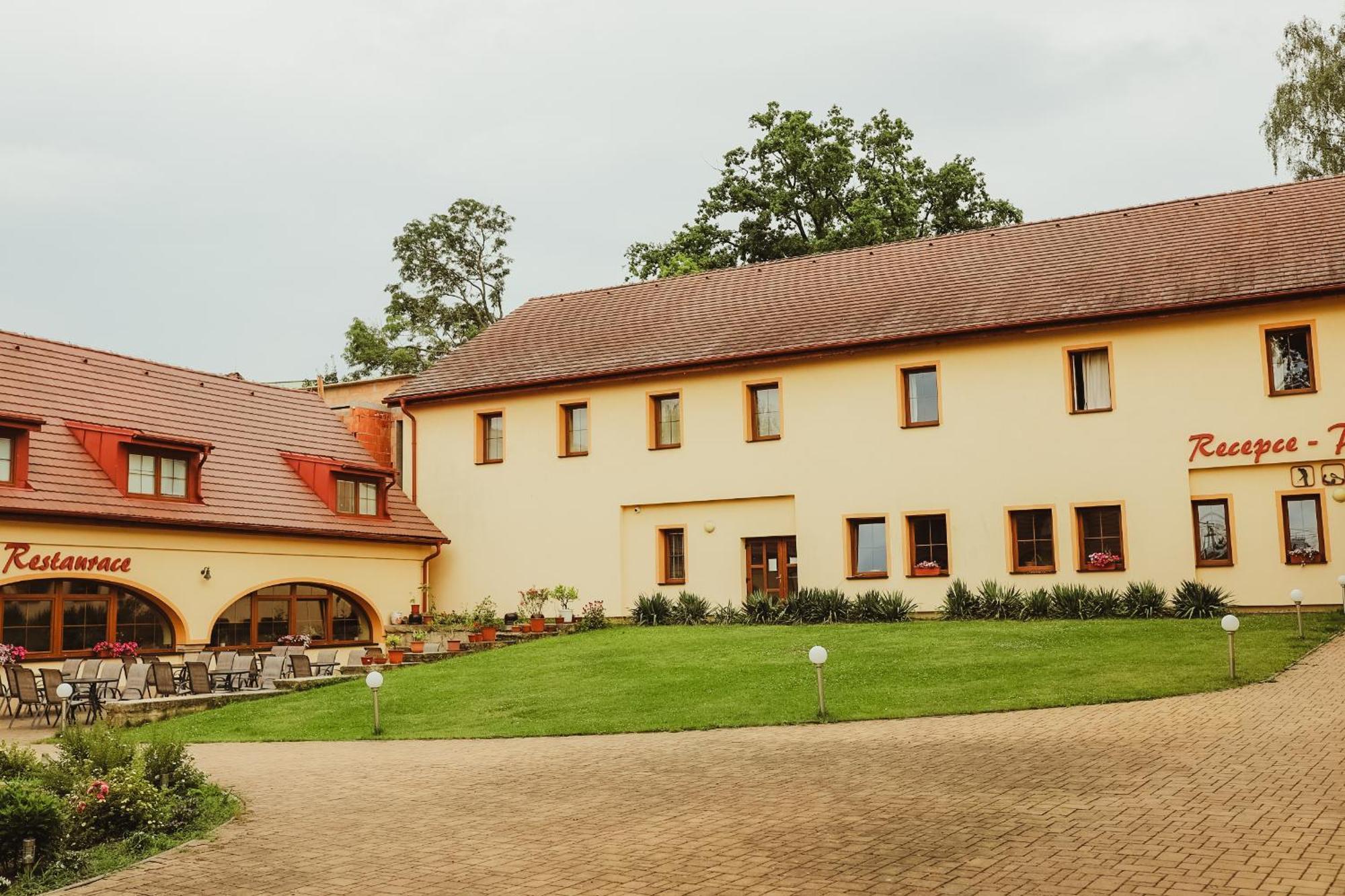 Sport - Relax Buky Hotell Františkovy Lázně Eksteriør bilde